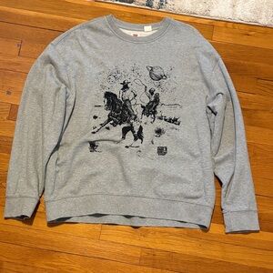 Levi’s Gray Graphic Crewneck Sweatshirt